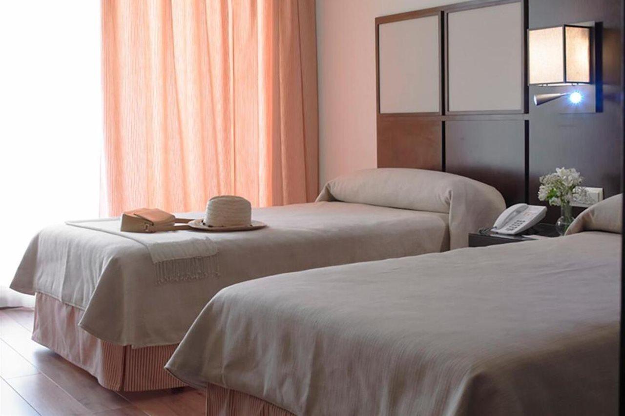 Hotel Isla De La Garena Alcalá de Henares Esterno foto