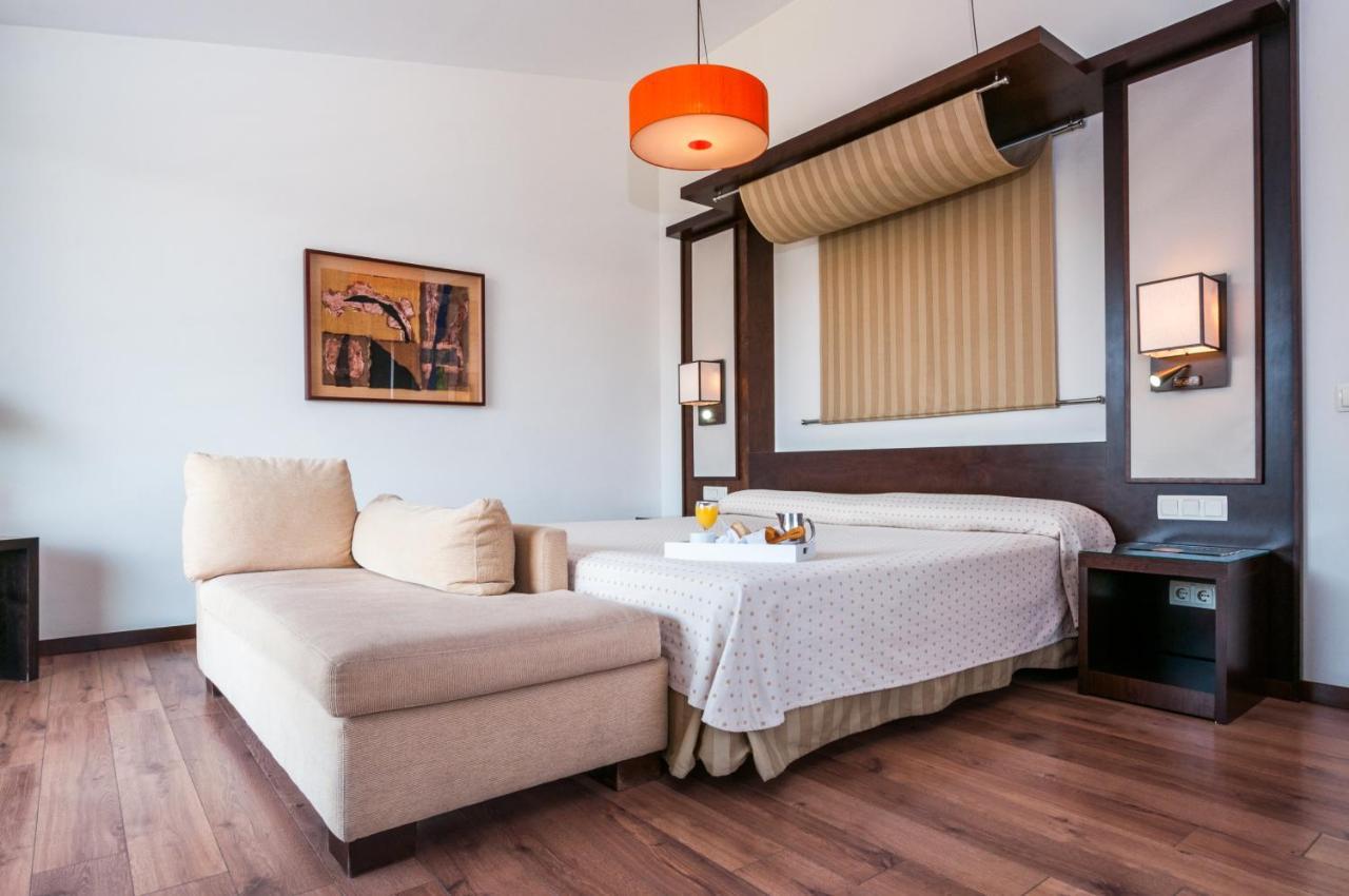 Hotel Isla De La Garena Alcalá de Henares Esterno foto