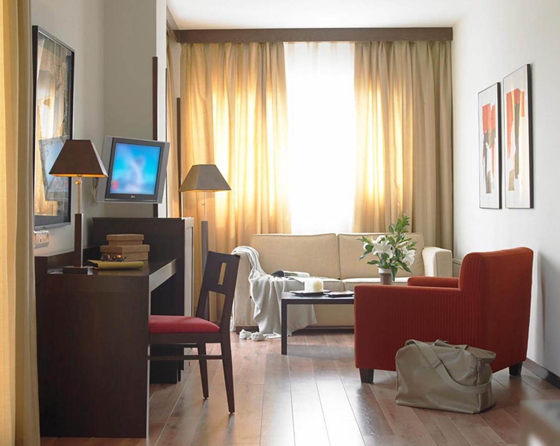 Hotel Isla De La Garena Alcalá de Henares Esterno foto