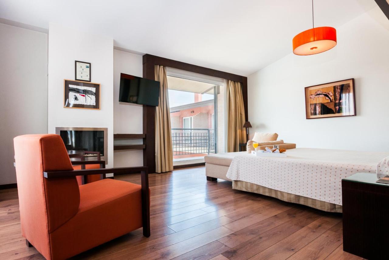 Hotel Isla De La Garena Alcalá de Henares Esterno foto