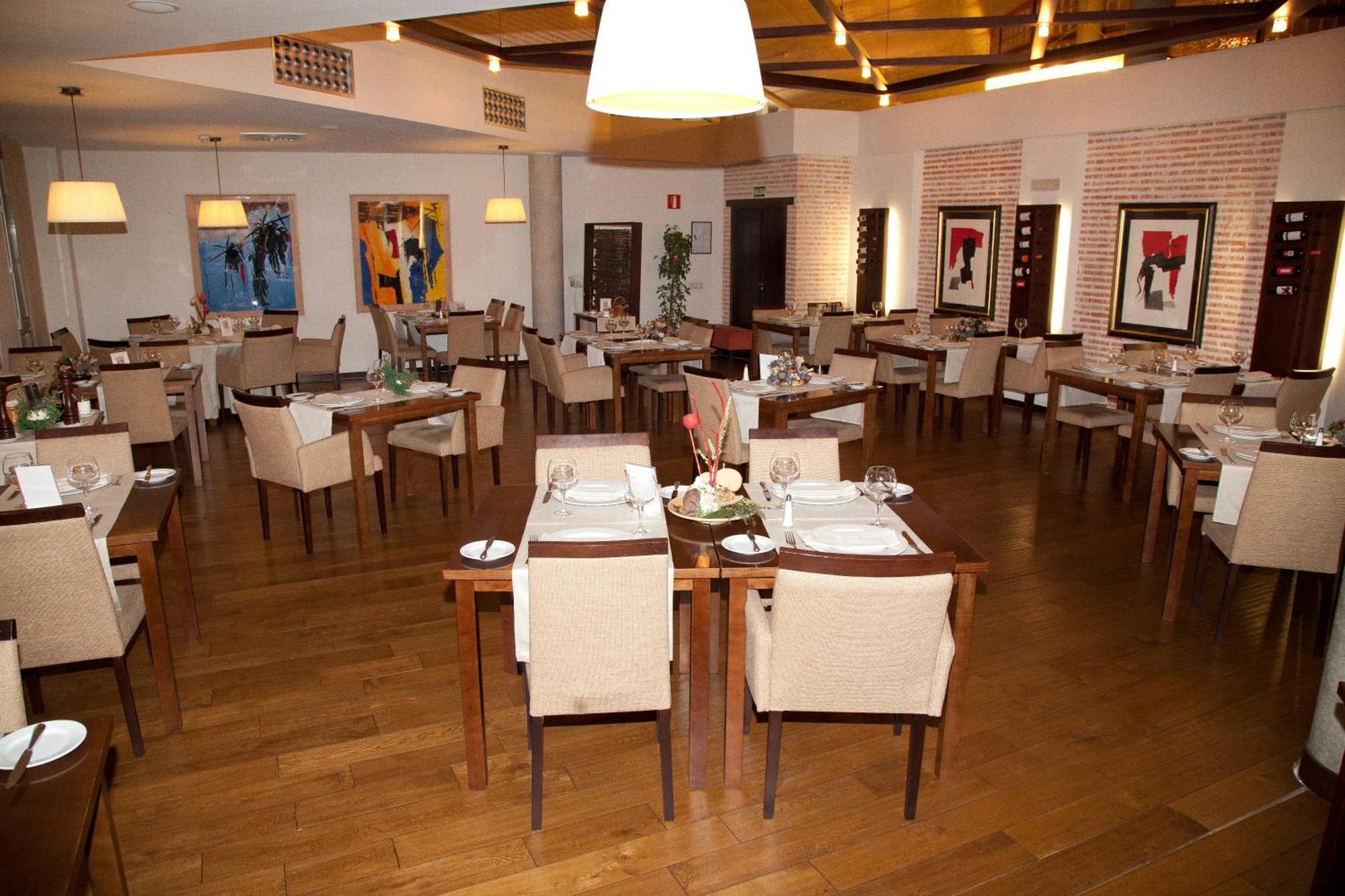Hotel Isla De La Garena Alcalá de Henares Ristorante foto