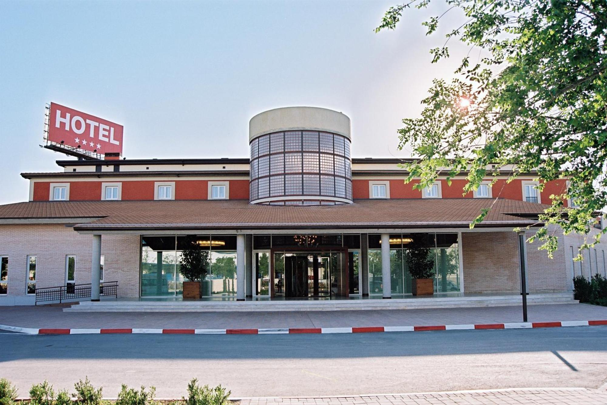 Hotel Isla De La Garena Alcalá de Henares Esterno foto