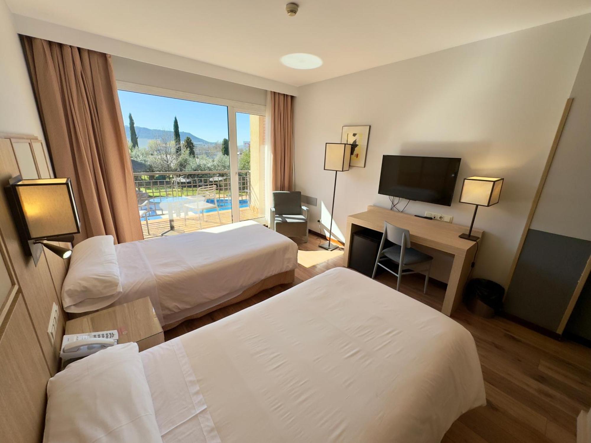 Hotel Isla De La Garena Alcalá de Henares Esterno foto