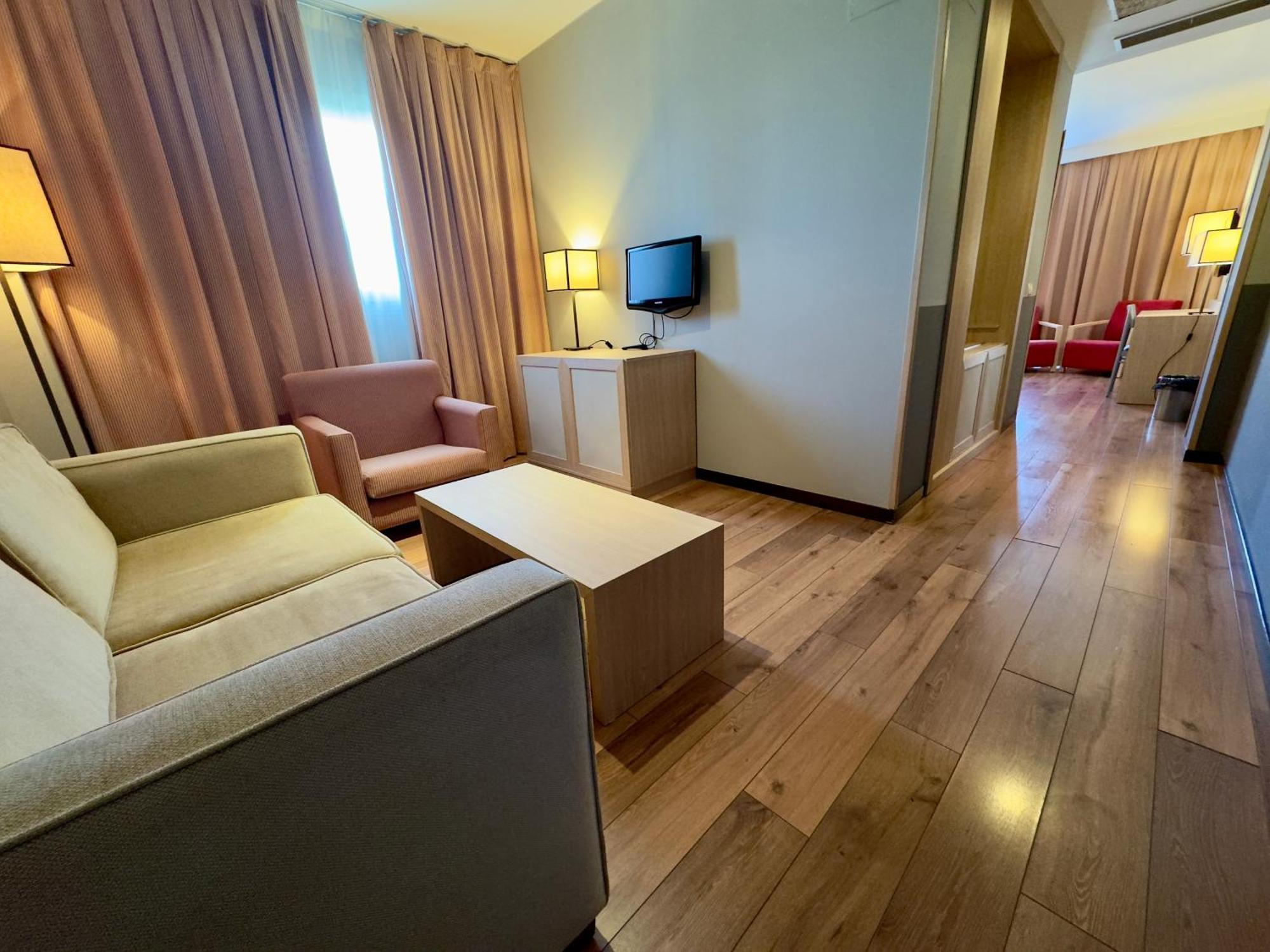 Hotel Isla De La Garena Alcalá de Henares Esterno foto